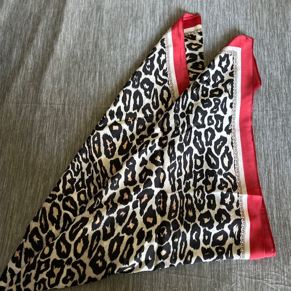 Large Silk Head or Fashion Scarf Leopard Print - Picture 2 of 3